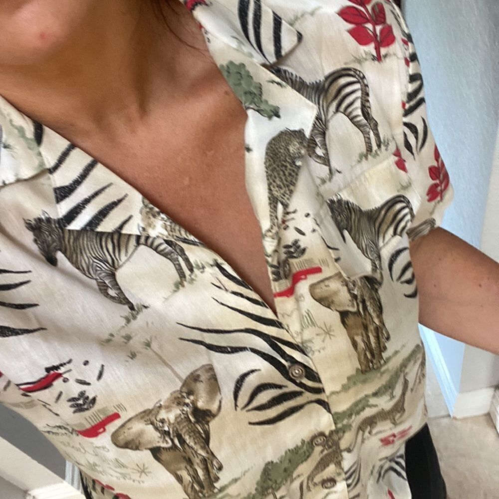 TAPESTRY retro safari button up​ - Picture 4 of 5